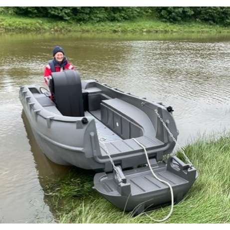 Моторная лодка полиэтиленовая Whaly 455R