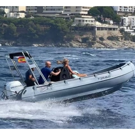 Моторная полиэтиленовая  лодка  Whaly 500 R 80 LF