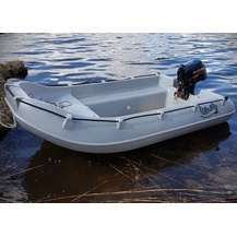 Моторная лодка полиэтиленовая Whaly 270 LF